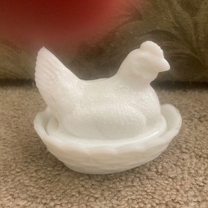 Vintage milk glass miniature hen dish